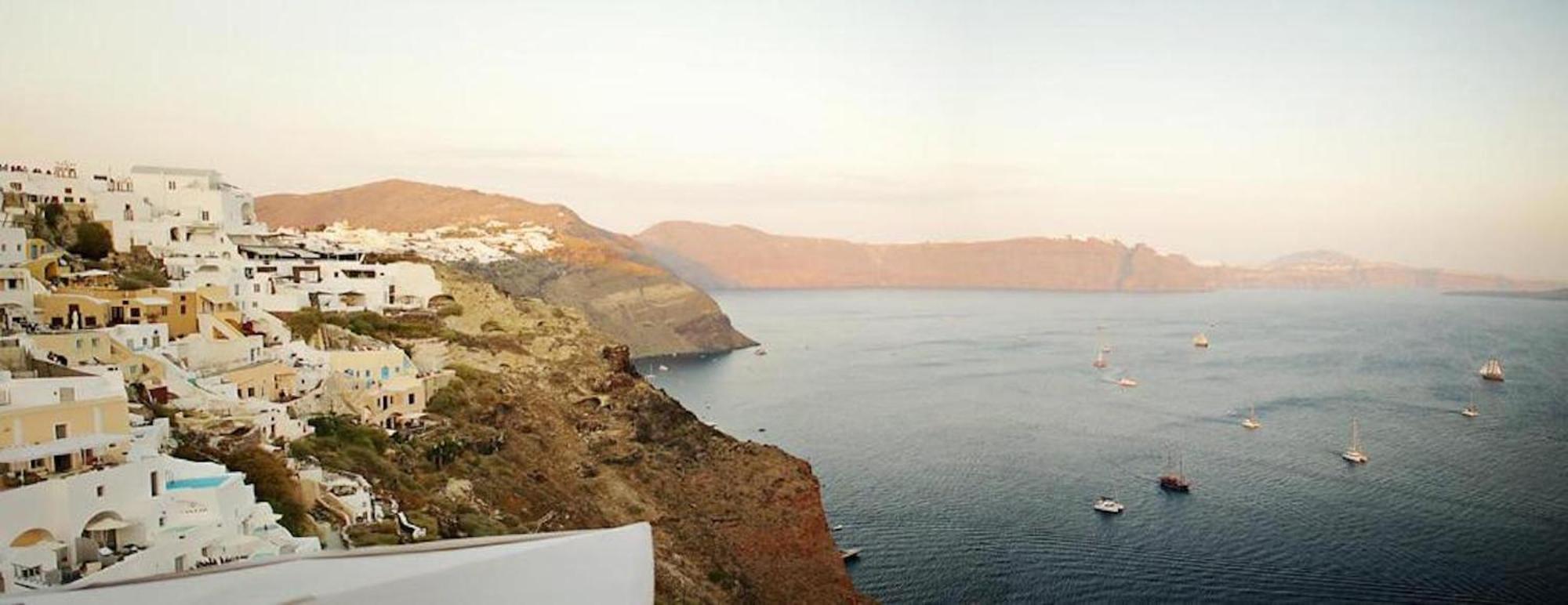 Ilivatos - Elegant Villa On The Caldera'S Edge Oia  Exterior photo