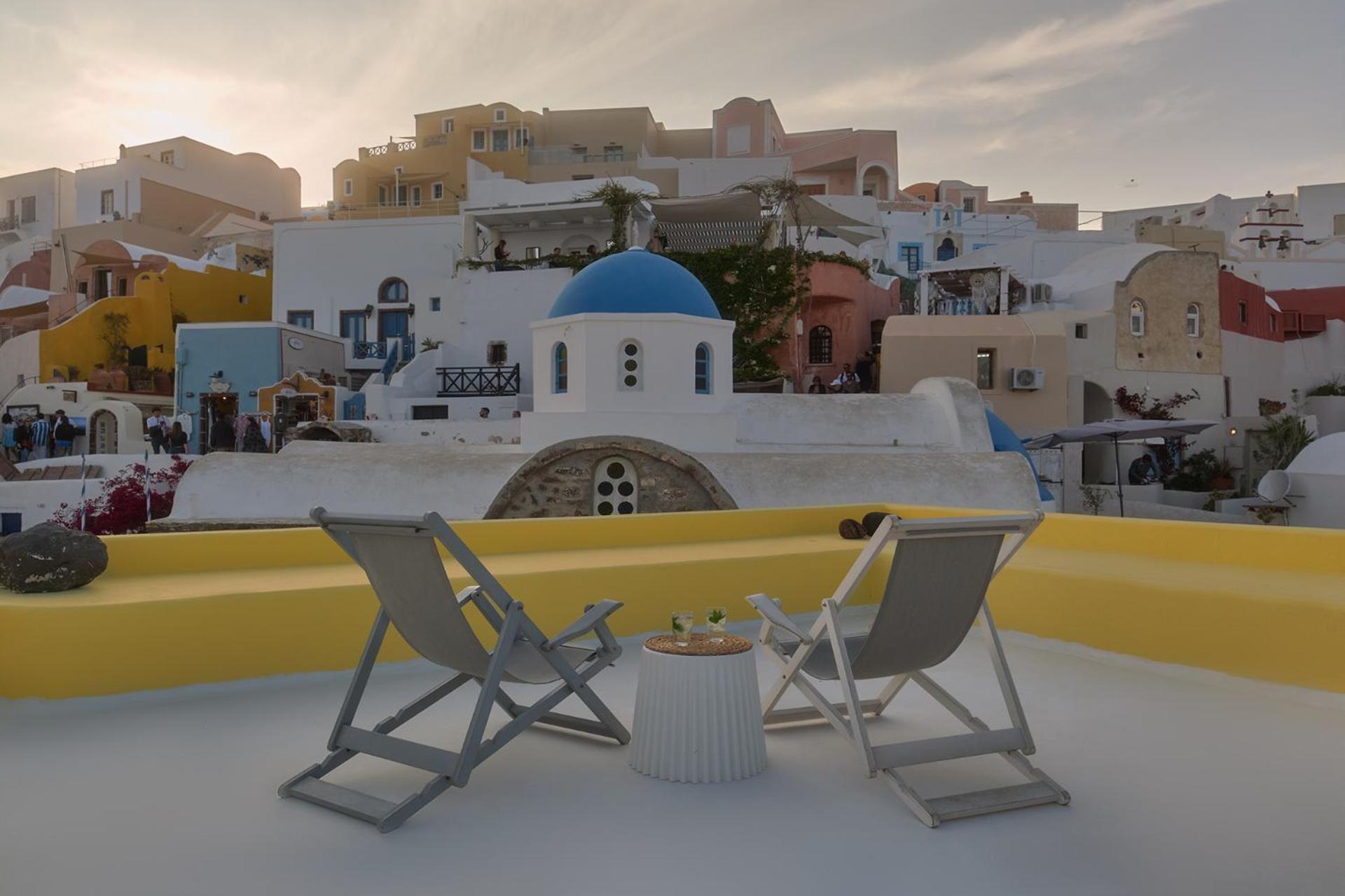 Ilivatos - Elegant Villa On The Caldera'S Edge Oia  Exterior photo