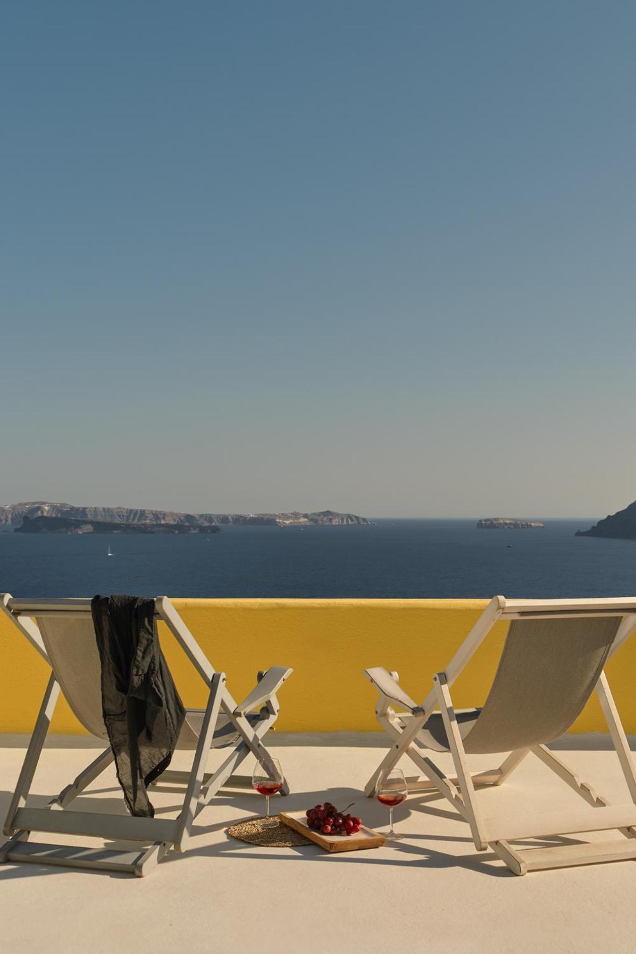 Ilivatos - Elegant Villa On The Caldera'S Edge Oia  Exterior photo