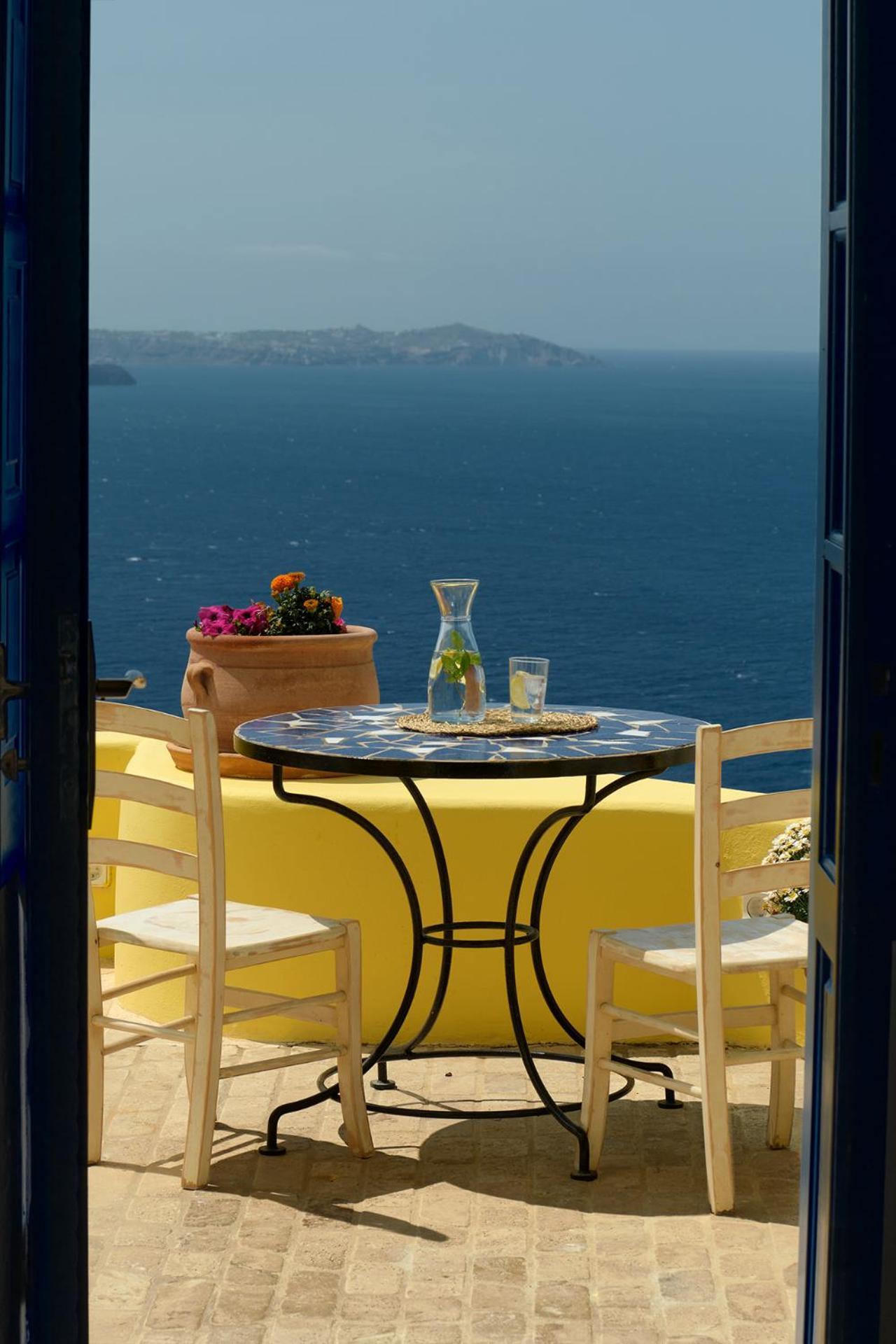 Ilivatos - Elegant Villa On The Caldera'S Edge Oia  Exterior photo