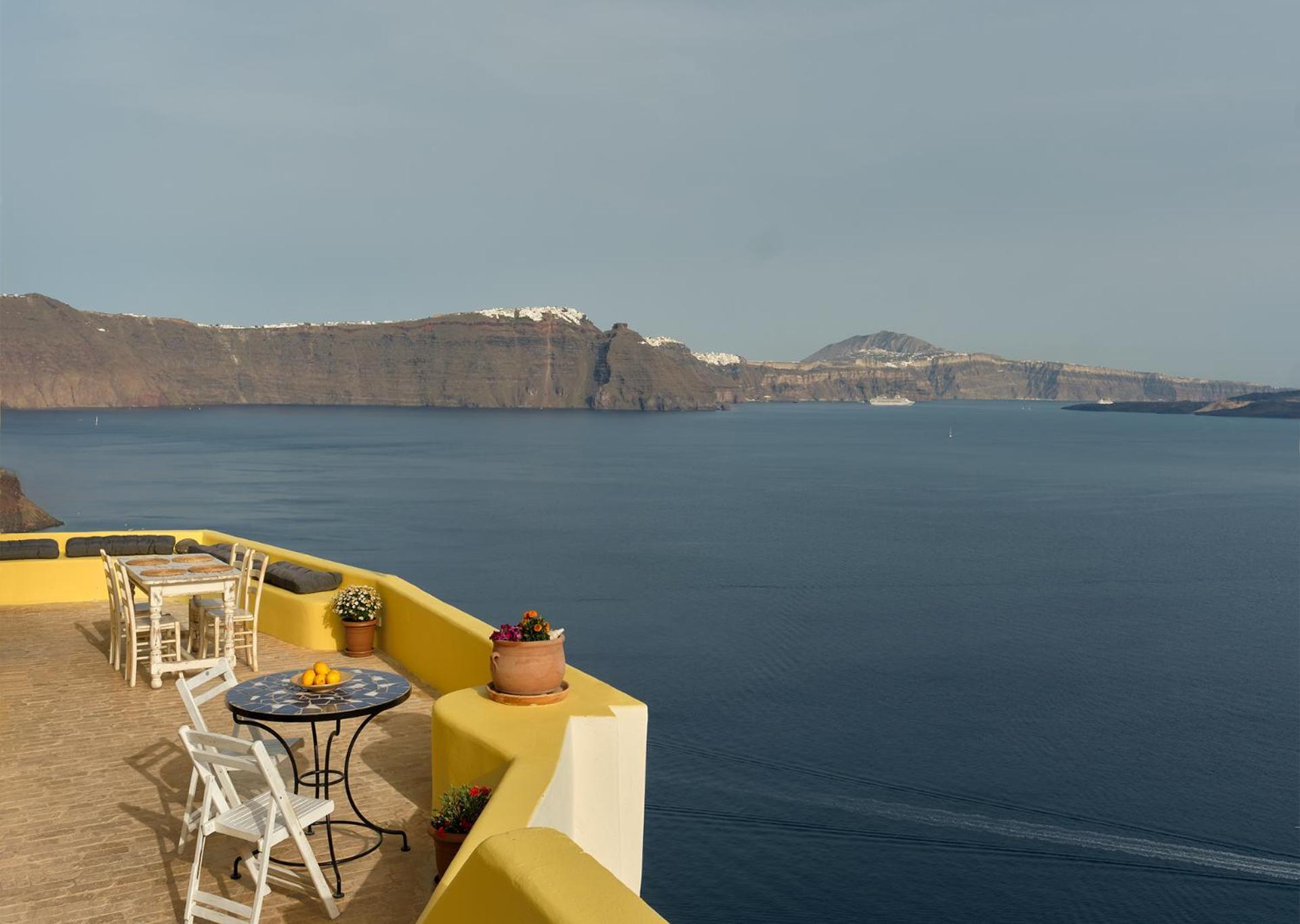Ilivatos - Elegant Villa On The Caldera'S Edge Oia  Exterior photo