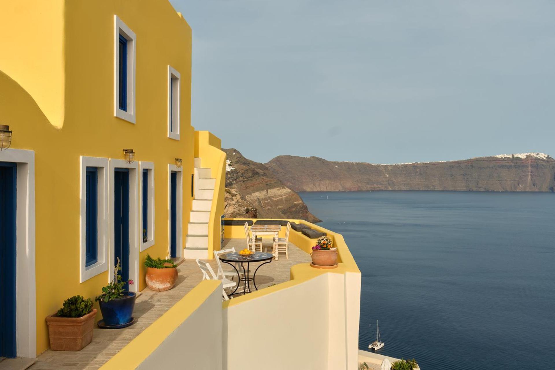 Ilivatos - Elegant Villa On The Caldera'S Edge Oia  Exterior photo